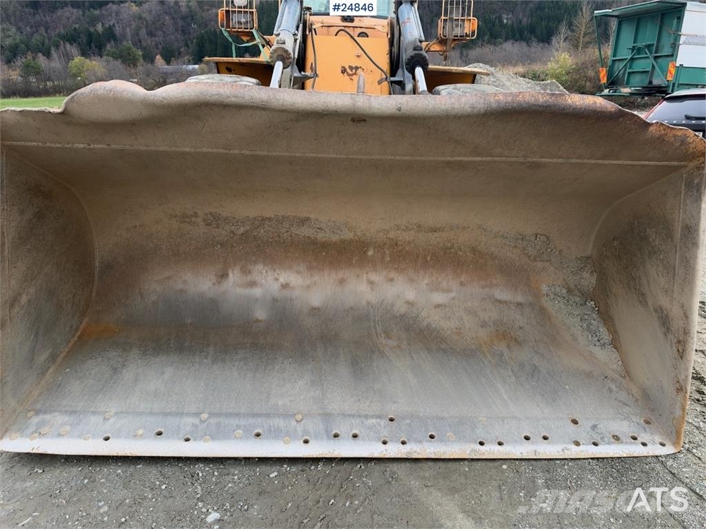 Volvo L120B Wheel loader with bucket Wheel loaders