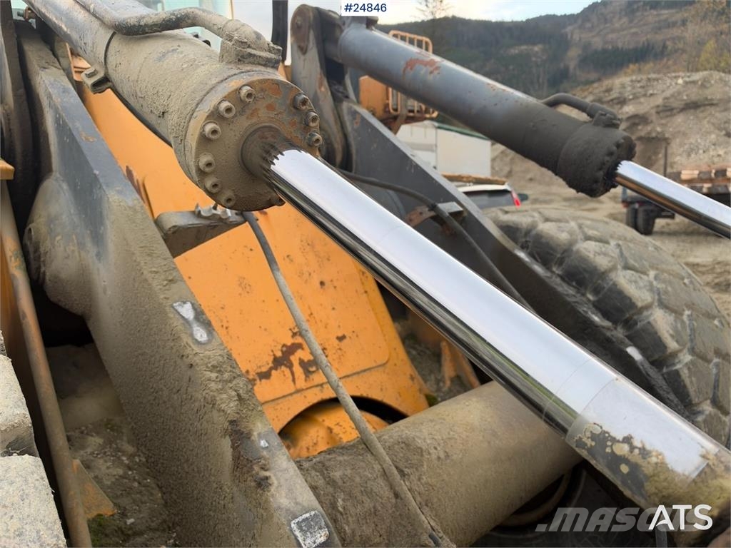 Volvo L120B Wheel loader with bucket Wheel loaders