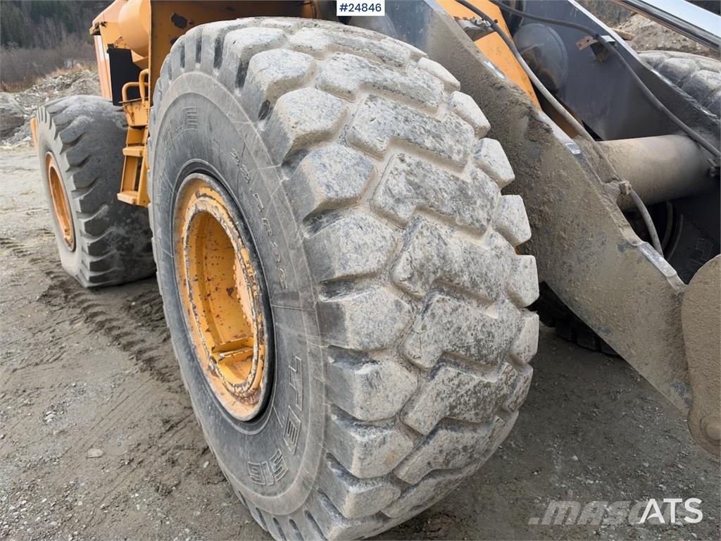 Volvo L120B Wheel loader with bucket Wheel loaders
