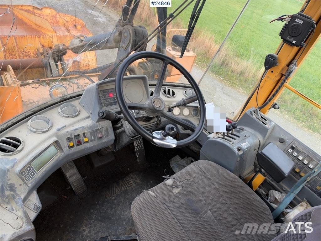 Volvo L120B Wheel loader with bucket Wheel loaders