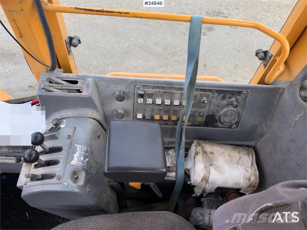 Volvo L120B Wheel loader with bucket Wheel loaders