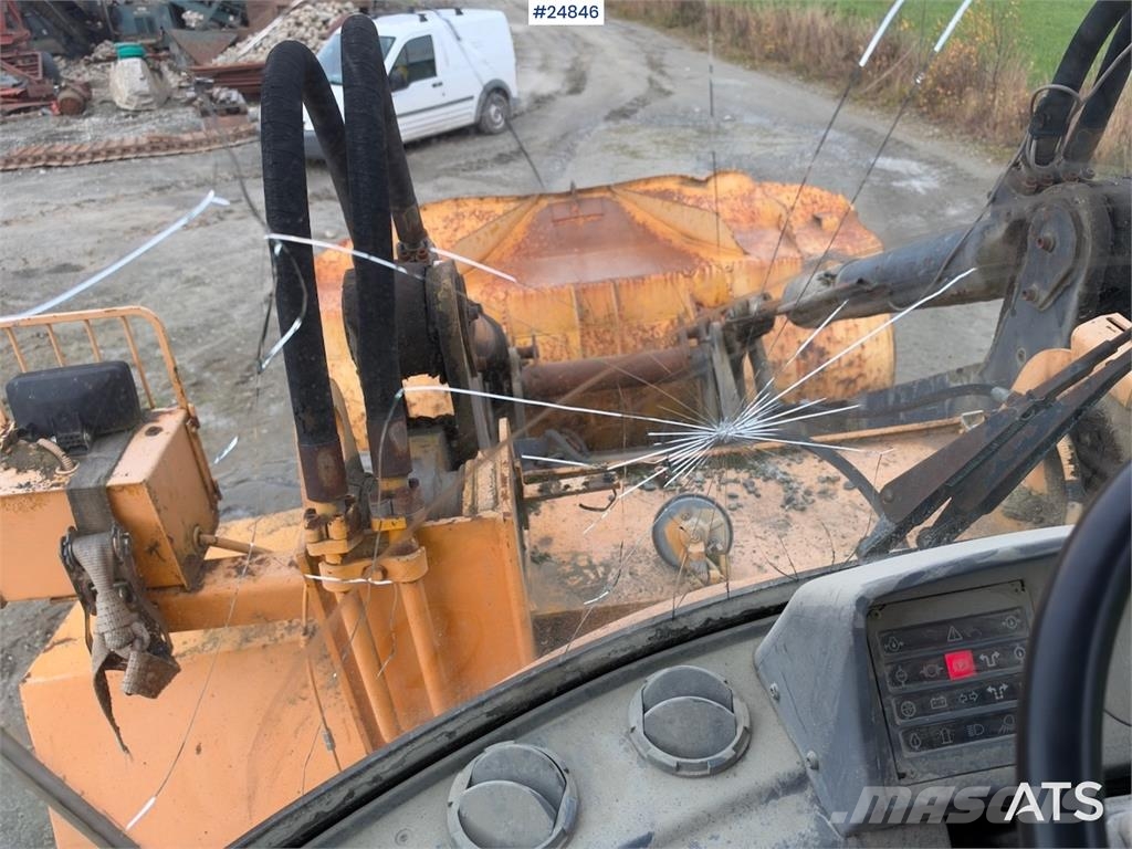 Volvo L120B Wheel loader with bucket Wheel loaders
