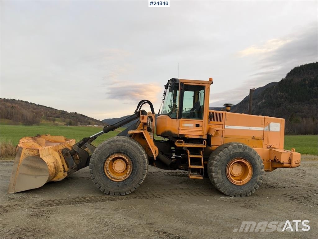 Volvo L120B Wheel loader with bucket Wheel loaders