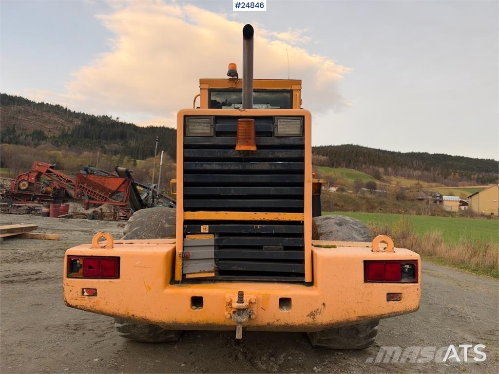Volvo L120B Wheel loader with bucket Wheel loaders