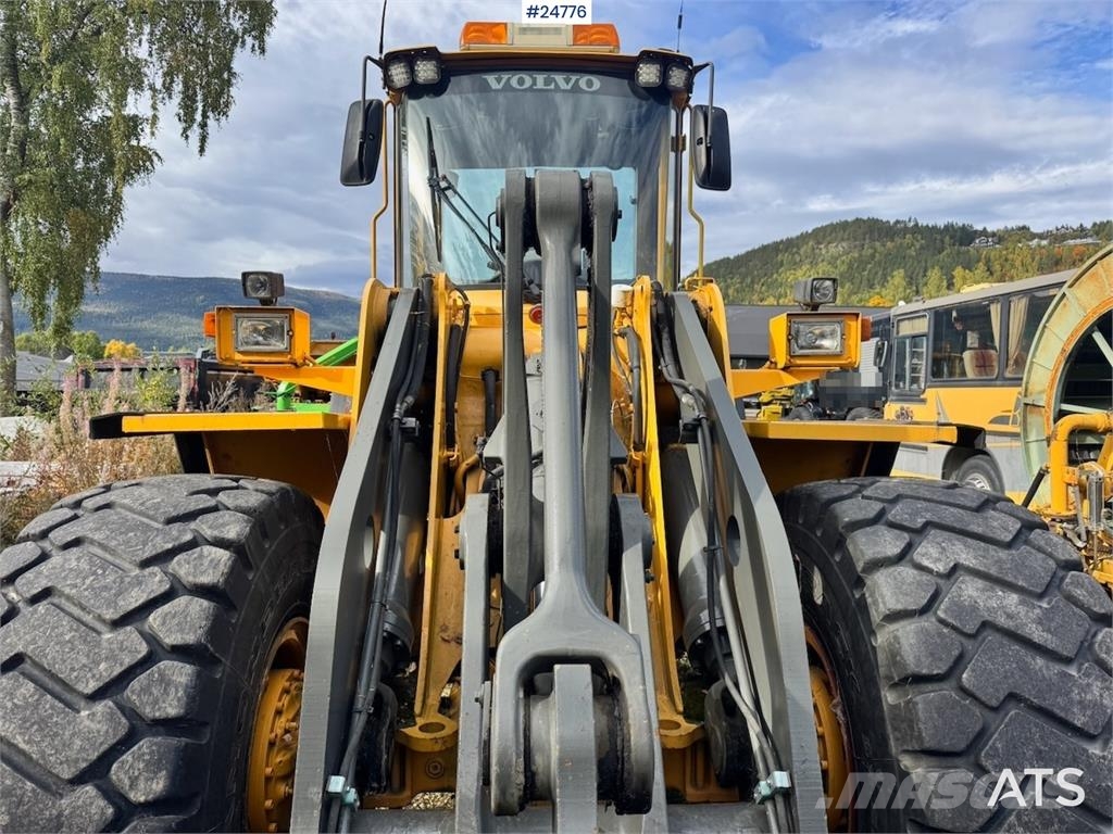 Volvo L120D Wheel Loader with Bucket Iekrāvēji uz riteņiem