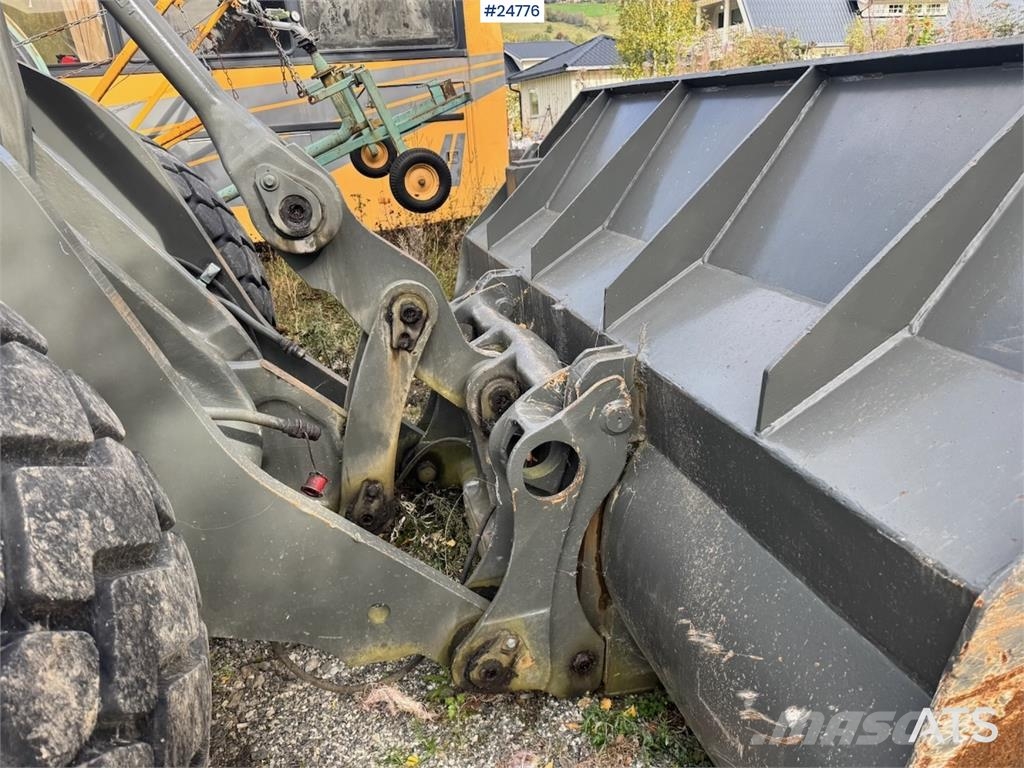 Volvo L120D Wheel Loader with Bucket Iekrāvēji uz riteņiem