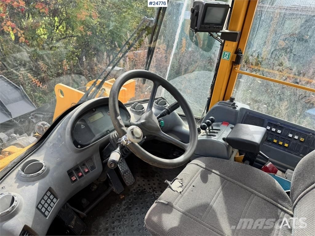 Volvo L120D Wheel Loader with Bucket Iekrāvēji uz riteņiem