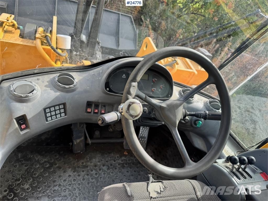 Volvo L120D Wheel Loader with Bucket Iekrāvēji uz riteņiem