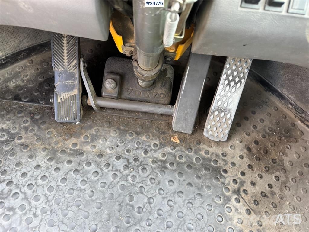 Volvo L120D Wheel Loader with Bucket Iekrāvēji uz riteņiem