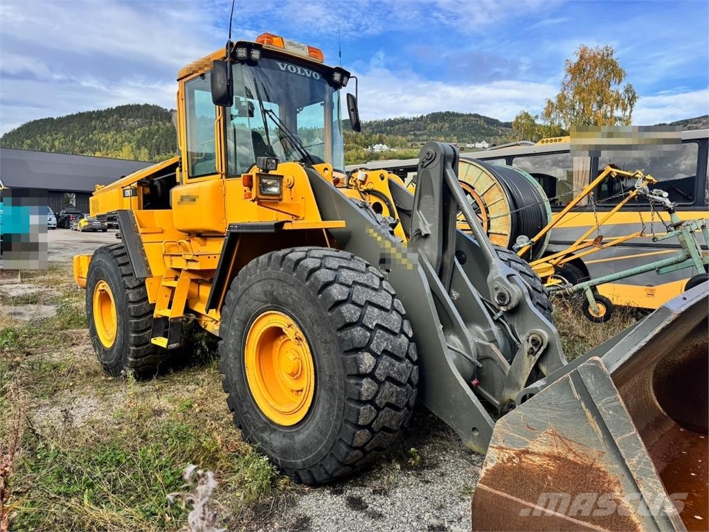 Volvo L120D Wheel Loader with Bucket Iekrāvēji uz riteņiem