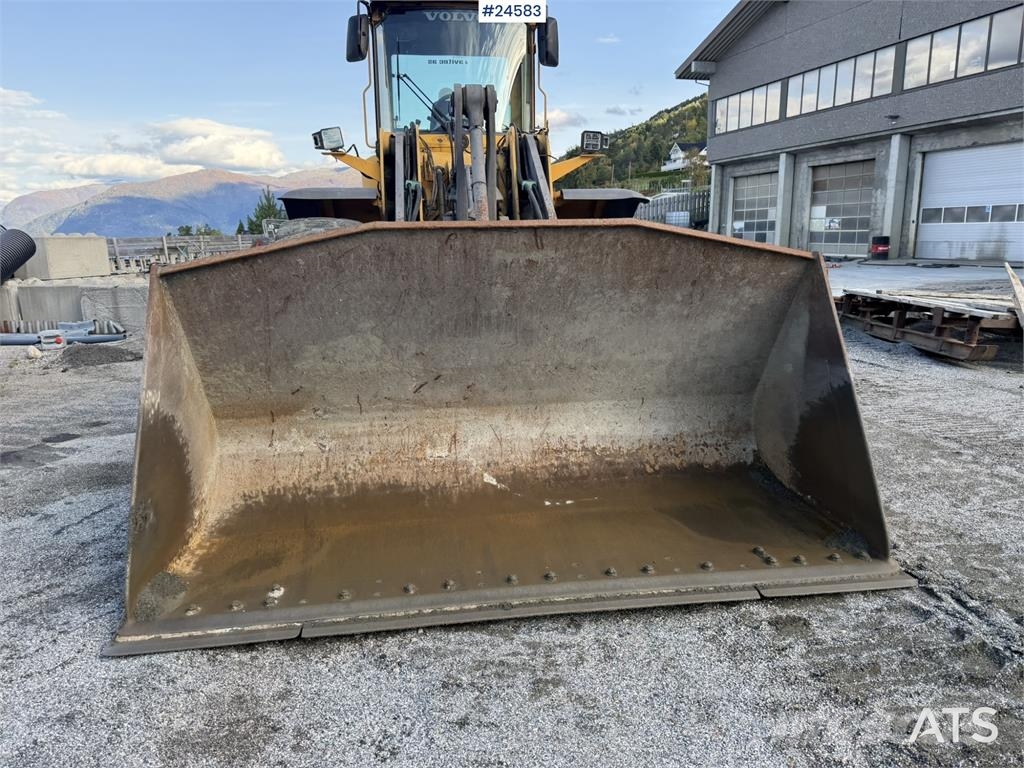 Volvo L120E Wheel Loader w/Bucket Hjullastere