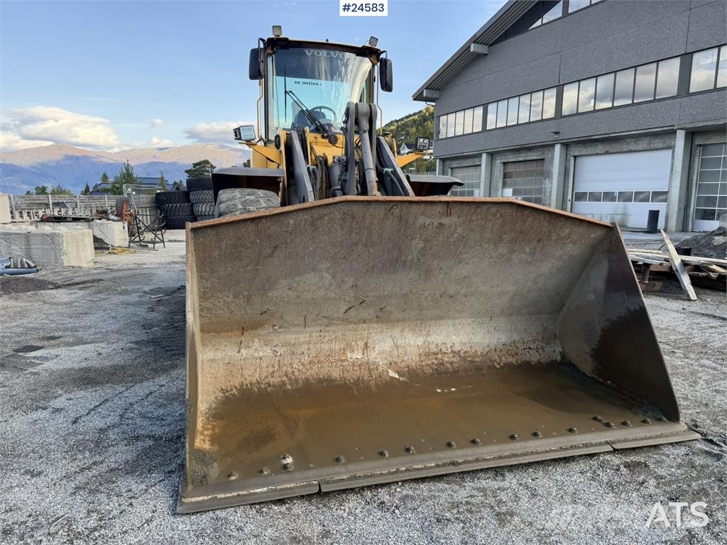 Volvo L120E Wheel Loader w/Bucket Hjullastere