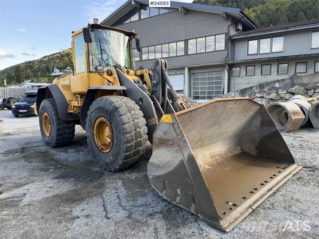 Volvo L120E Wheel Loader w/Bucket Hjullastere