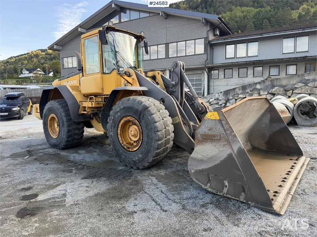 Volvo L120E Wheel Loader w/Bucket Hjullastere