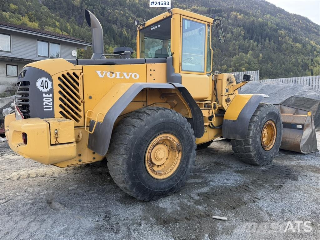 Volvo L120E Wheel Loader w/Bucket Hjullastere