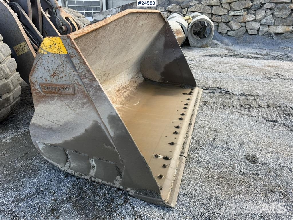 Volvo L120E Wheel Loader w/Bucket Hjullastere