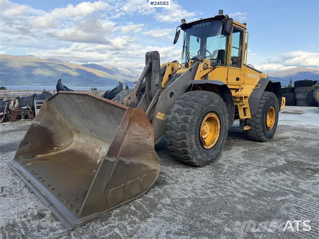 Volvo L120E Wheel Loader w/Bucket Hjullastere