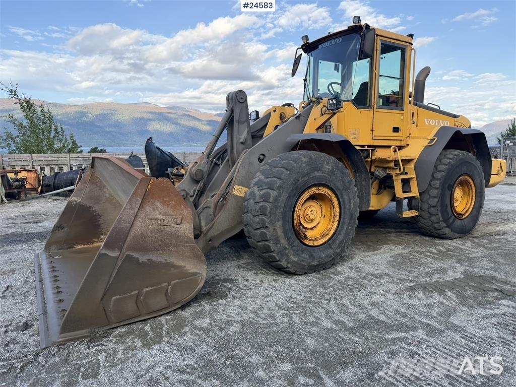 Volvo L120E Wheel Loader w/Bucket Hjullastere
