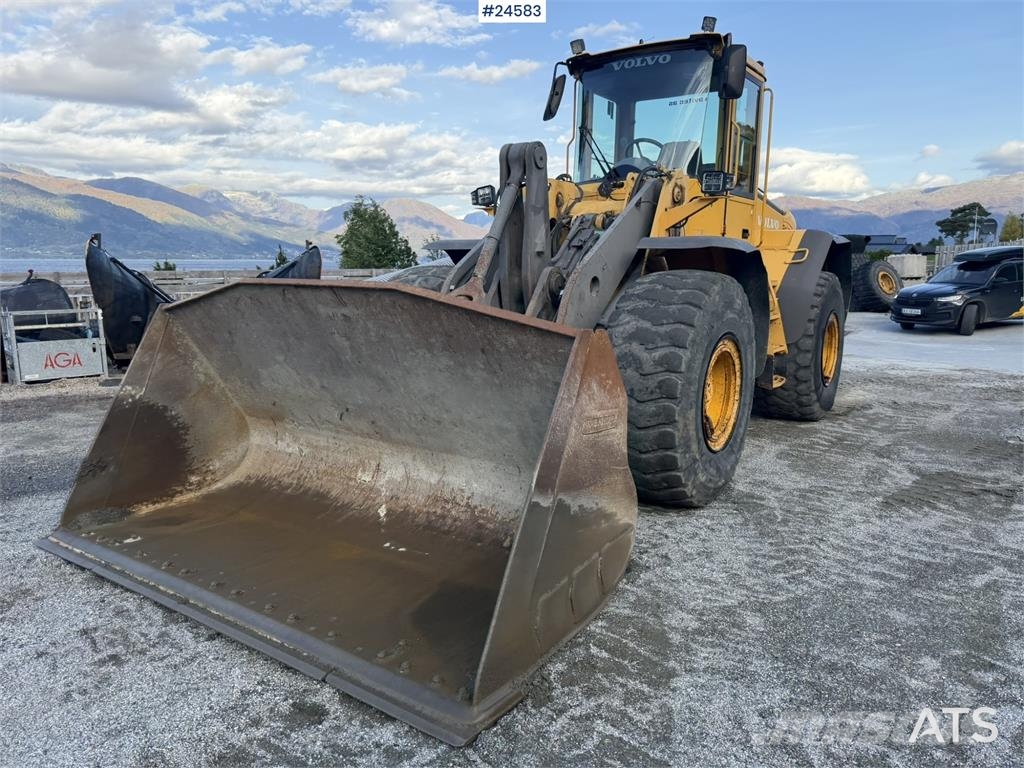 Volvo L120E Wheel Loader w/Bucket Hjullastere