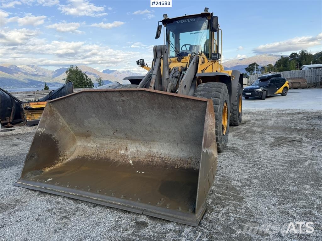 Volvo L120E Wheel Loader w/Bucket Hjullastere
