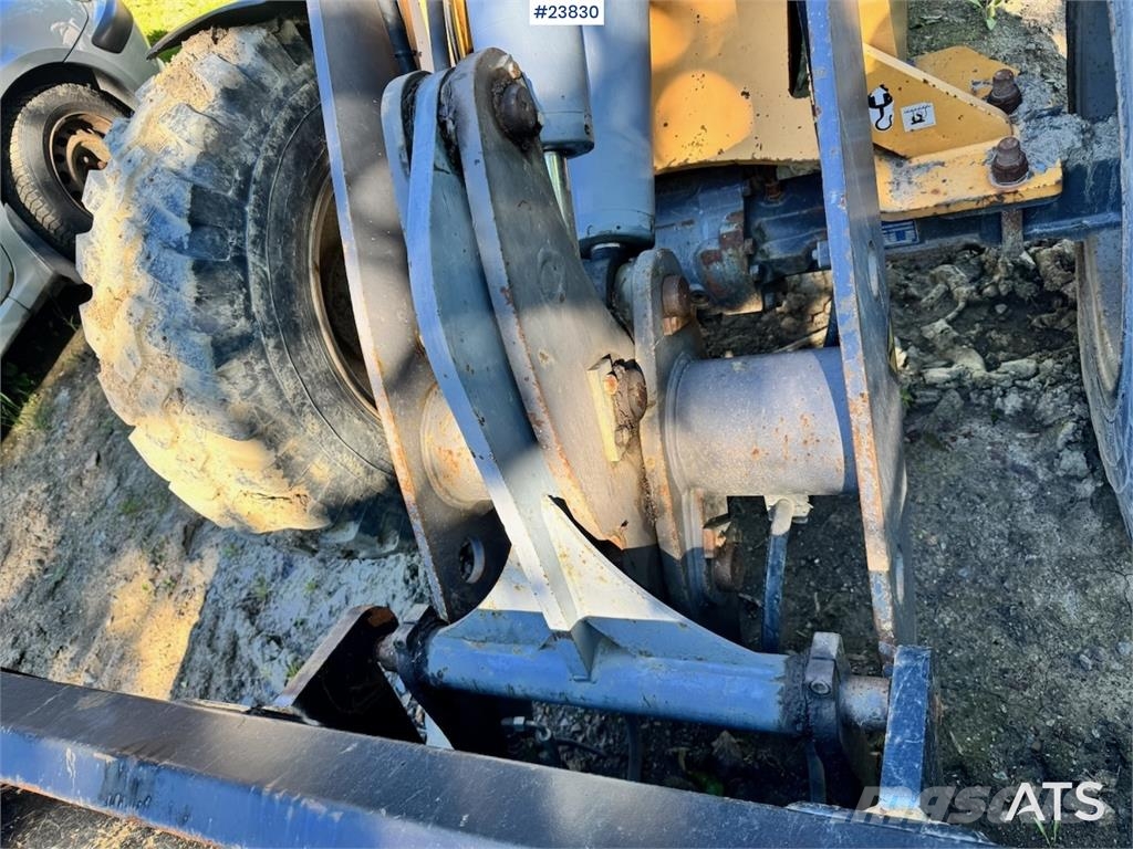 Volvo L25B Wheel Loader with Bucket and Pallet Forks Iekrāvēji uz riteņiem
