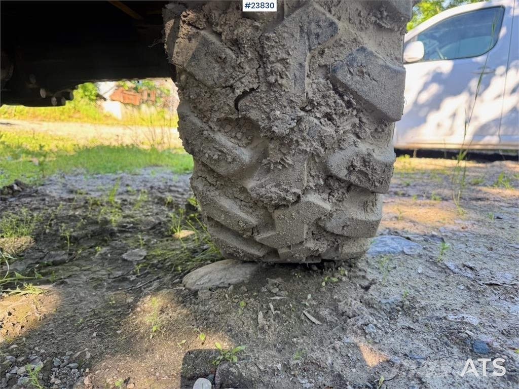 Volvo L25B Wheel Loader with Bucket and Pallet Forks Iekrāvēji uz riteņiem