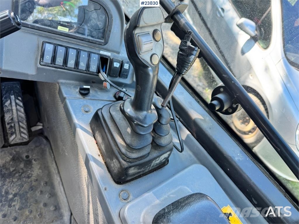 Volvo L25B Wheel Loader with Bucket and Pallet Forks Iekrāvēji uz riteņiem