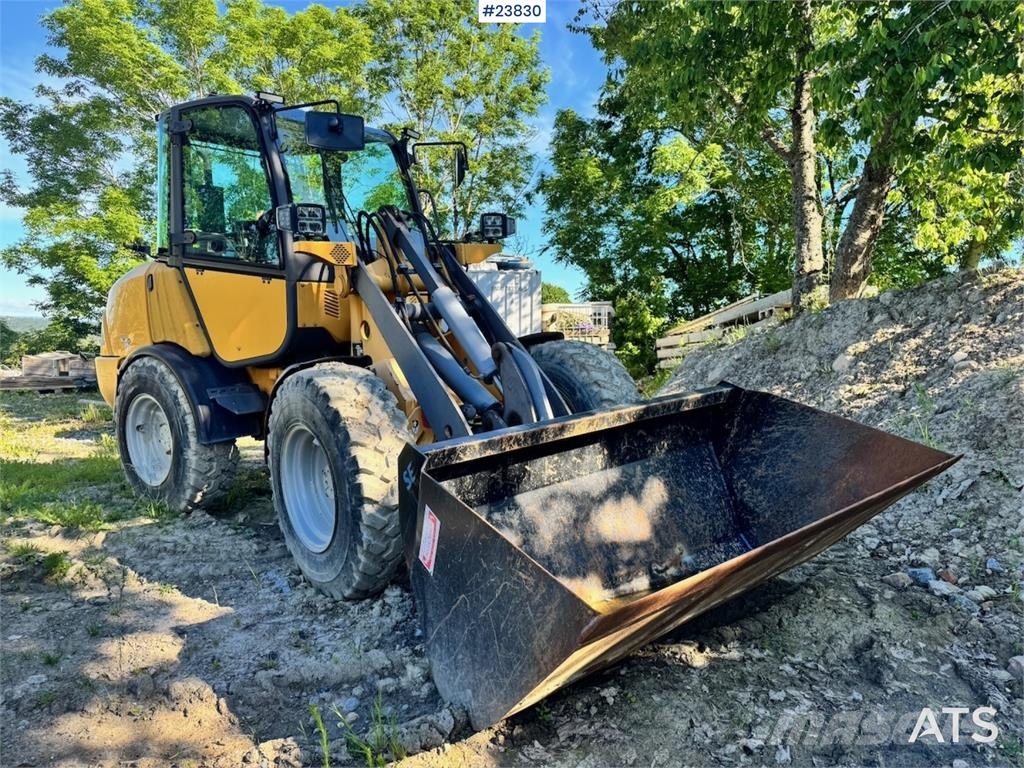Volvo L25B Wheel Loader with Bucket and Pallet Forks Iekrāvēji uz riteņiem