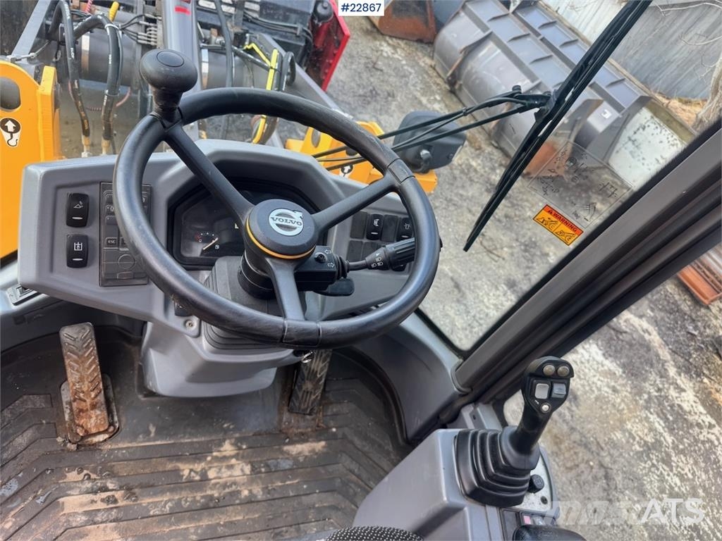Volvo L30G Wheel Loader w/Bucket – 1410 hours! WATCH VID Φορτωτές με λάστιχα (Τροχοφόροι)
