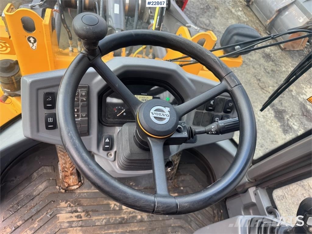 Volvo L30G Wheel Loader w/Bucket – 1410 hours! WATCH VID Φορτωτές με λάστιχα (Τροχοφόροι)