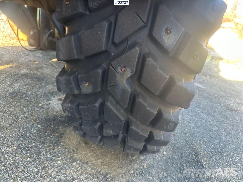 Volvo L35B wheel loader w/ bucket, pallet forks and new 輪胎式裝載機
