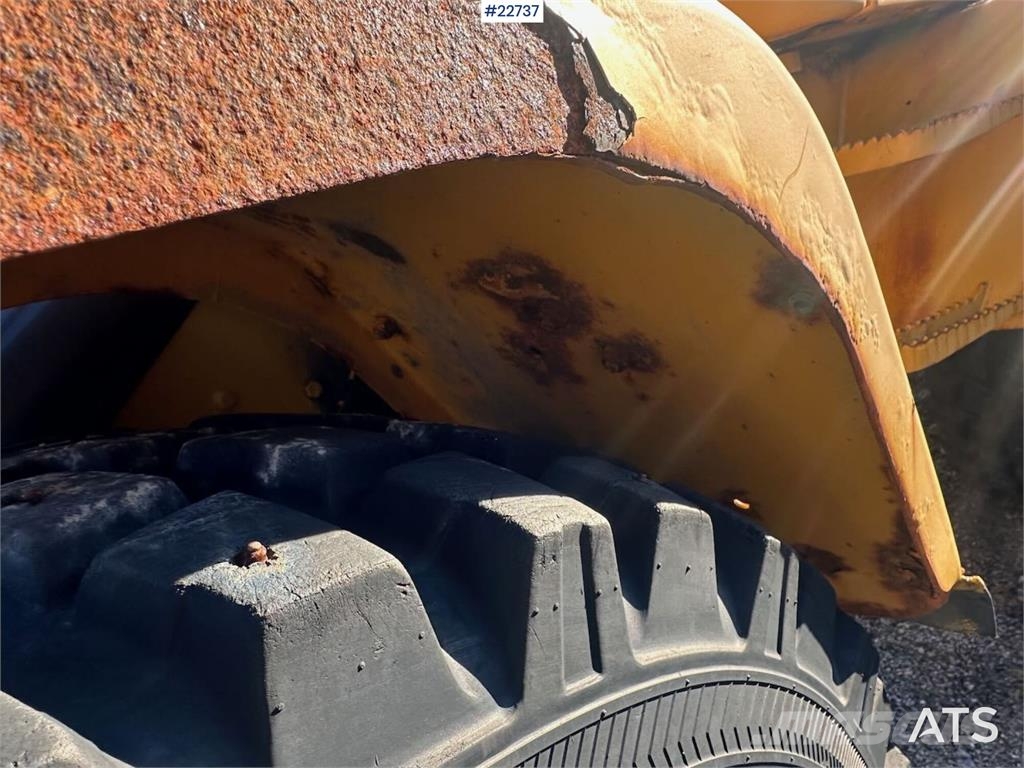 Volvo L35B wheel loader w/ bucket, pallet forks and new 輪胎式裝載機