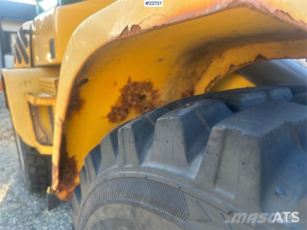 Volvo L35B wheel loader w/ bucket, pallet forks and new 輪胎式裝載機