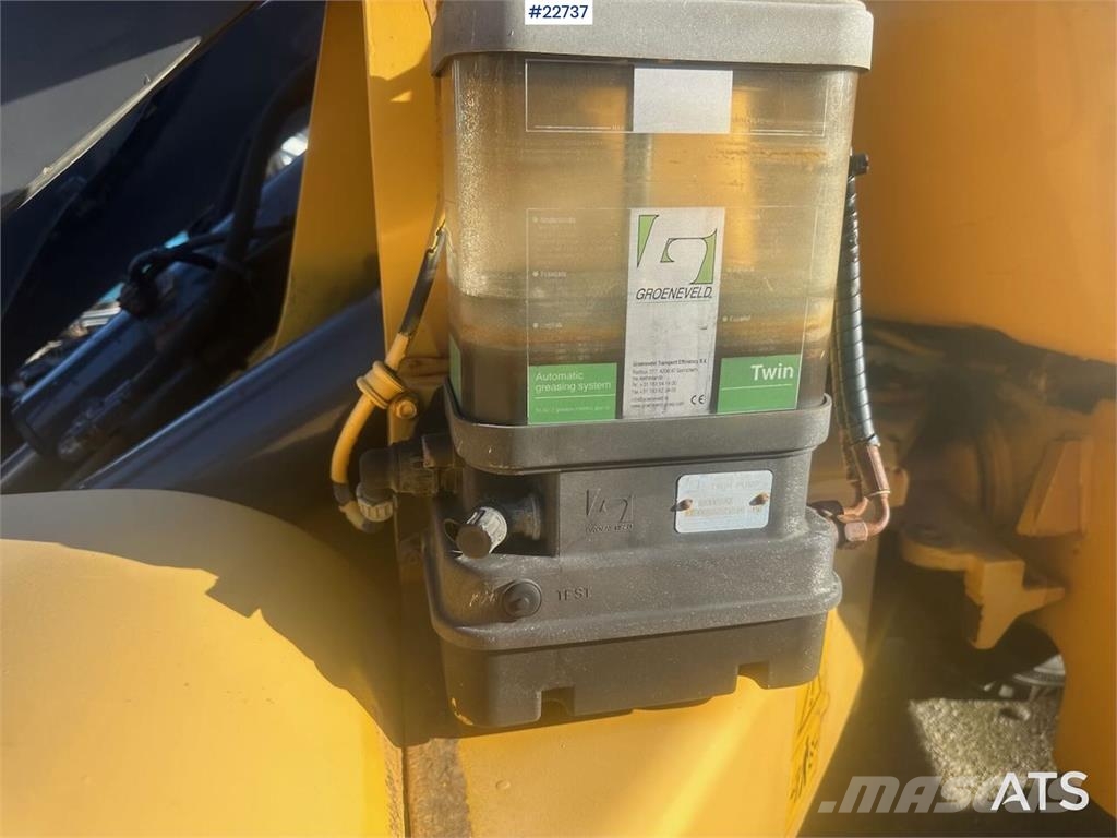 Volvo L35B wheel loader w/ bucket, pallet forks and new 輪胎式裝載機