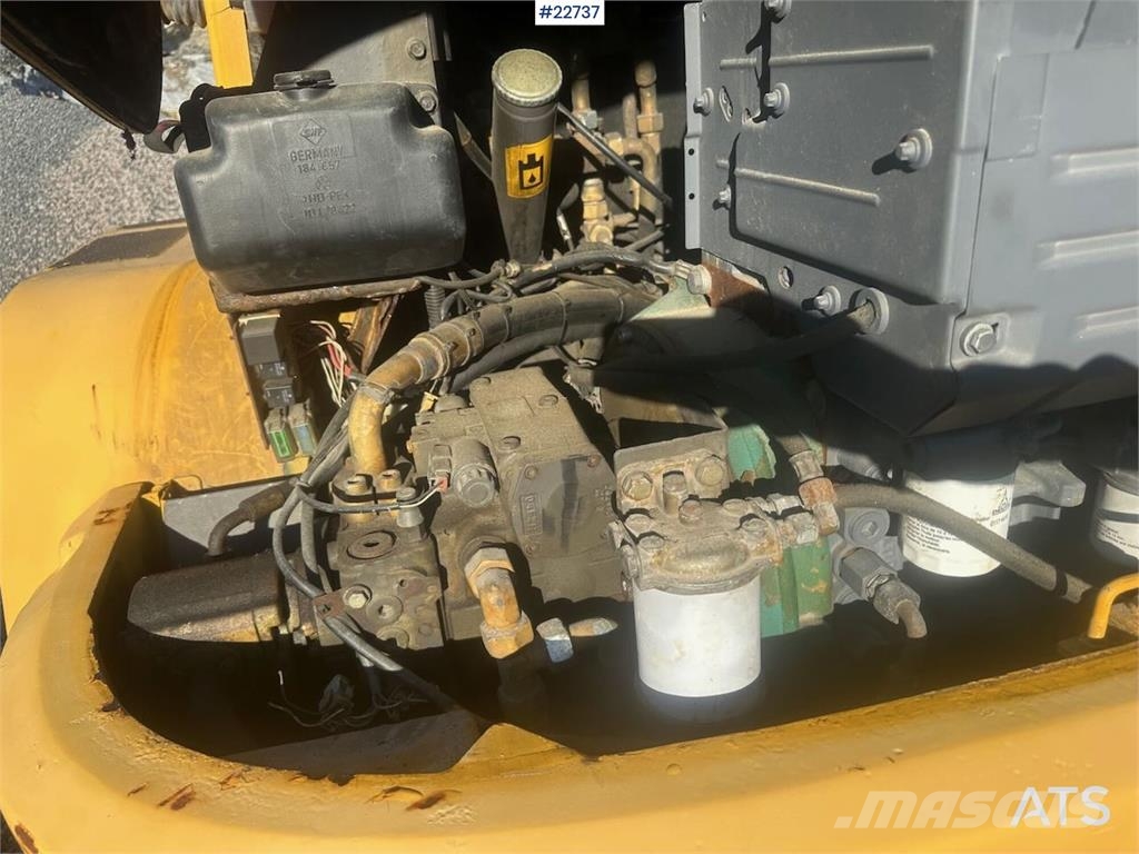 Volvo L35B wheel loader w/ bucket, pallet forks and new 輪胎式裝載機