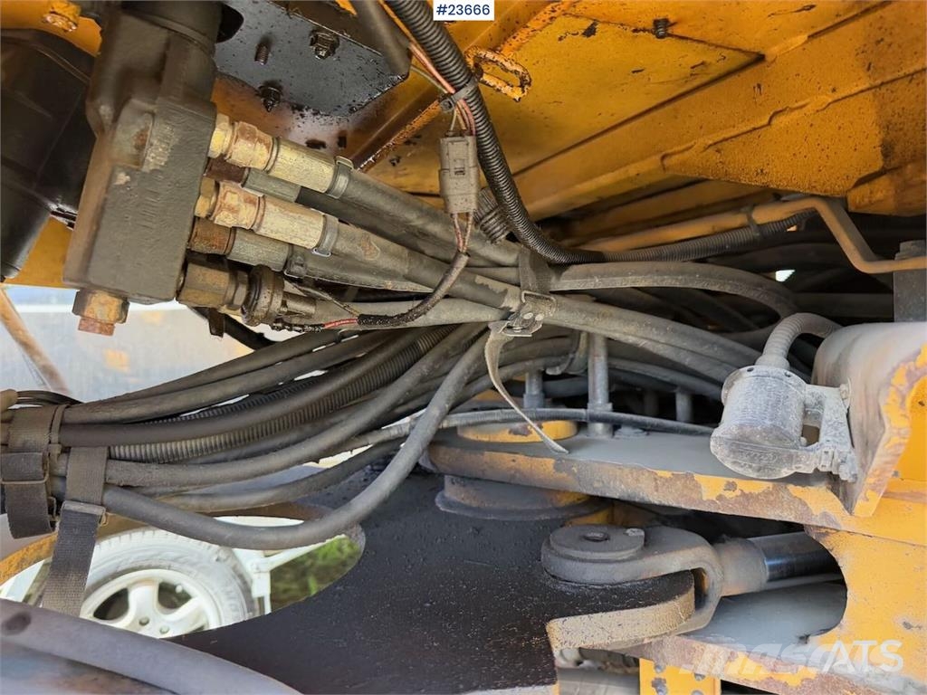 Volvo L50C wheel loader with bucket, good tires and over Iekrāvēji uz riteņiem