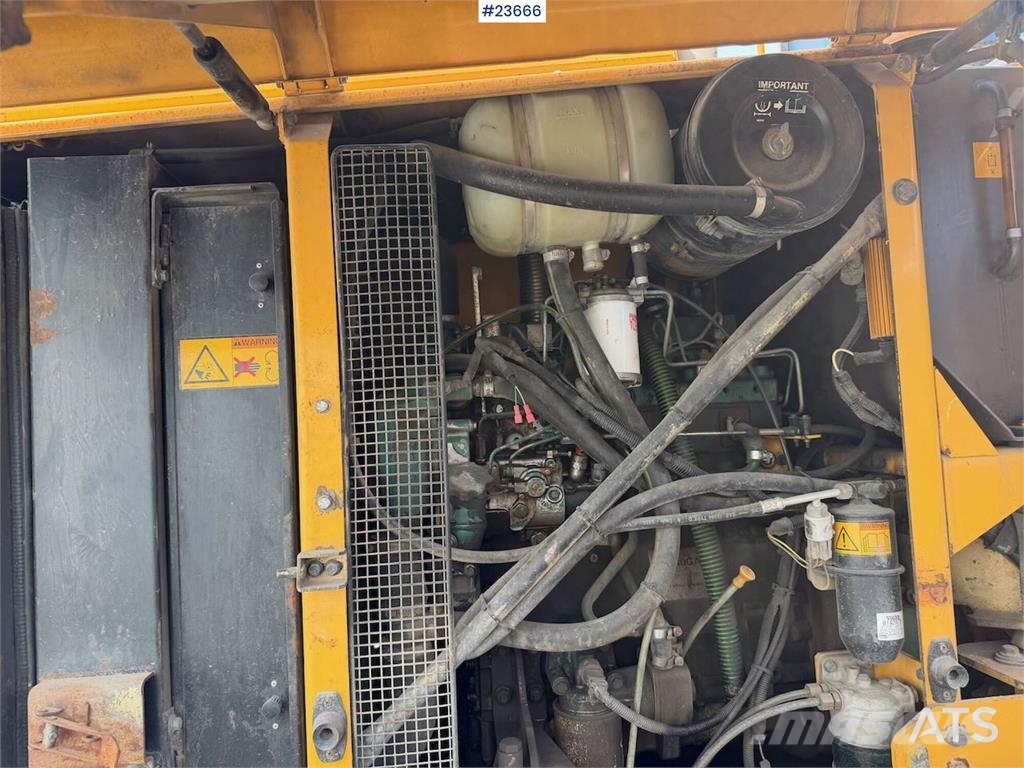Volvo L50C wheel loader with bucket, good tires and over Iekrāvēji uz riteņiem