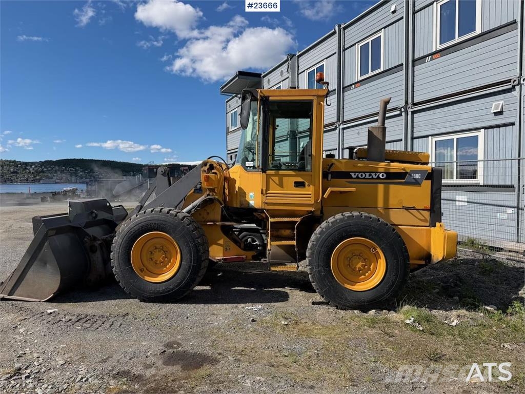 Volvo L50C wheel loader with bucket, good tires and over Iekrāvēji uz riteņiem