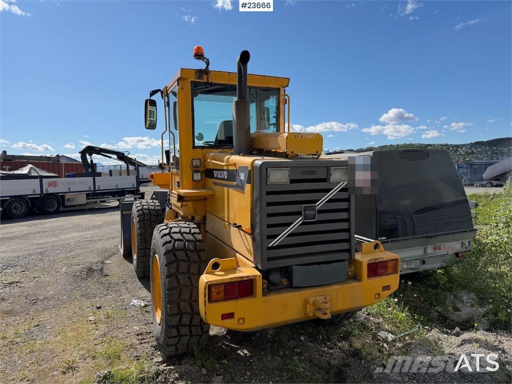 Volvo L50C wheel loader with bucket, good tires and over Iekrāvēji uz riteņiem