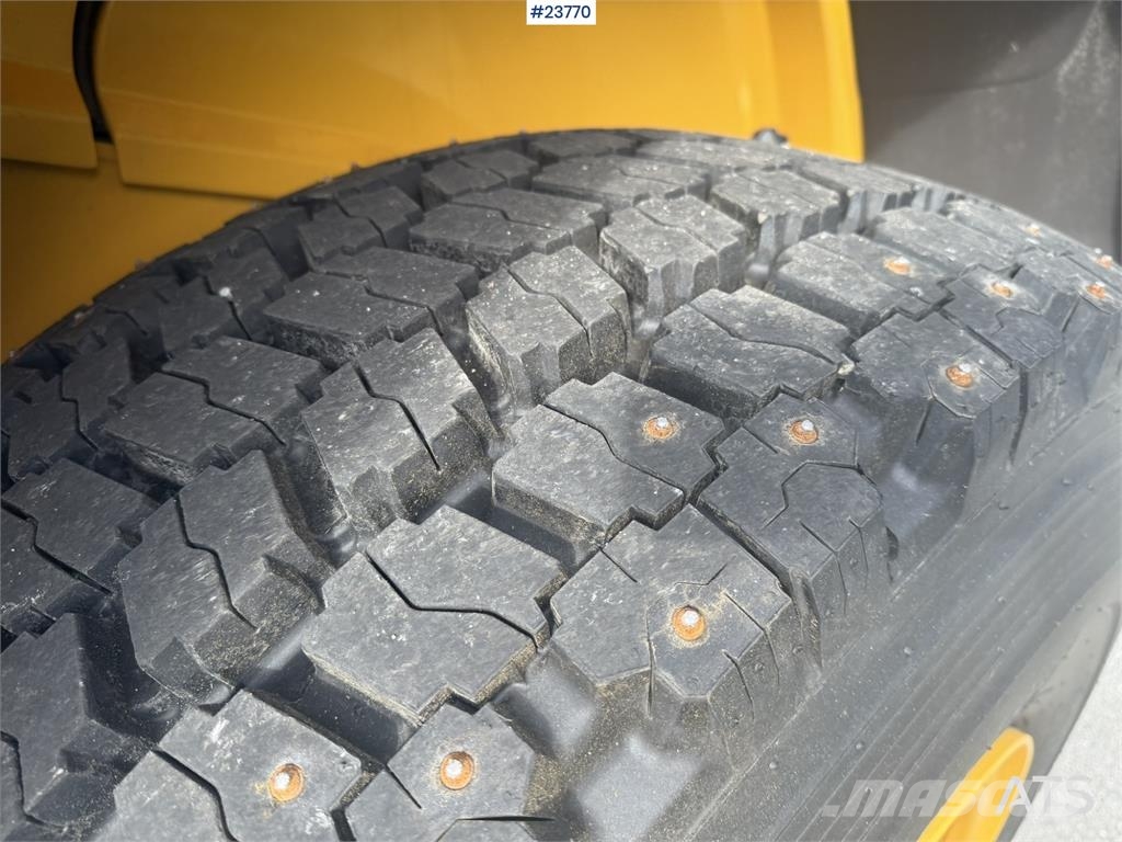 Volvo L60H2 wheel loader Iekrāvēji uz riteņiem