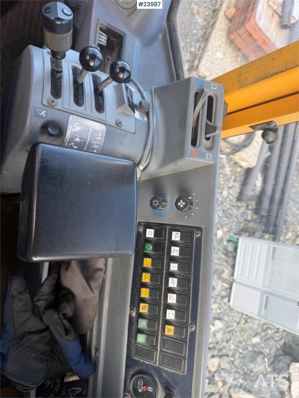 Volvo L70C Wheel Loader with 2 Buckets Iekrāvēji uz riteņiem