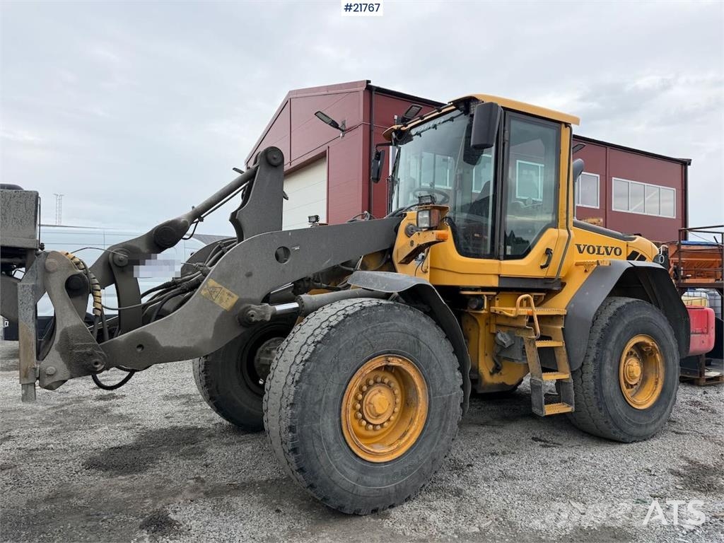 Volvo L90F wheel loader w/ Volvo gravel bucket. WATCH VI Φορτωτές με λάστιχα (Τροχοφόροι)