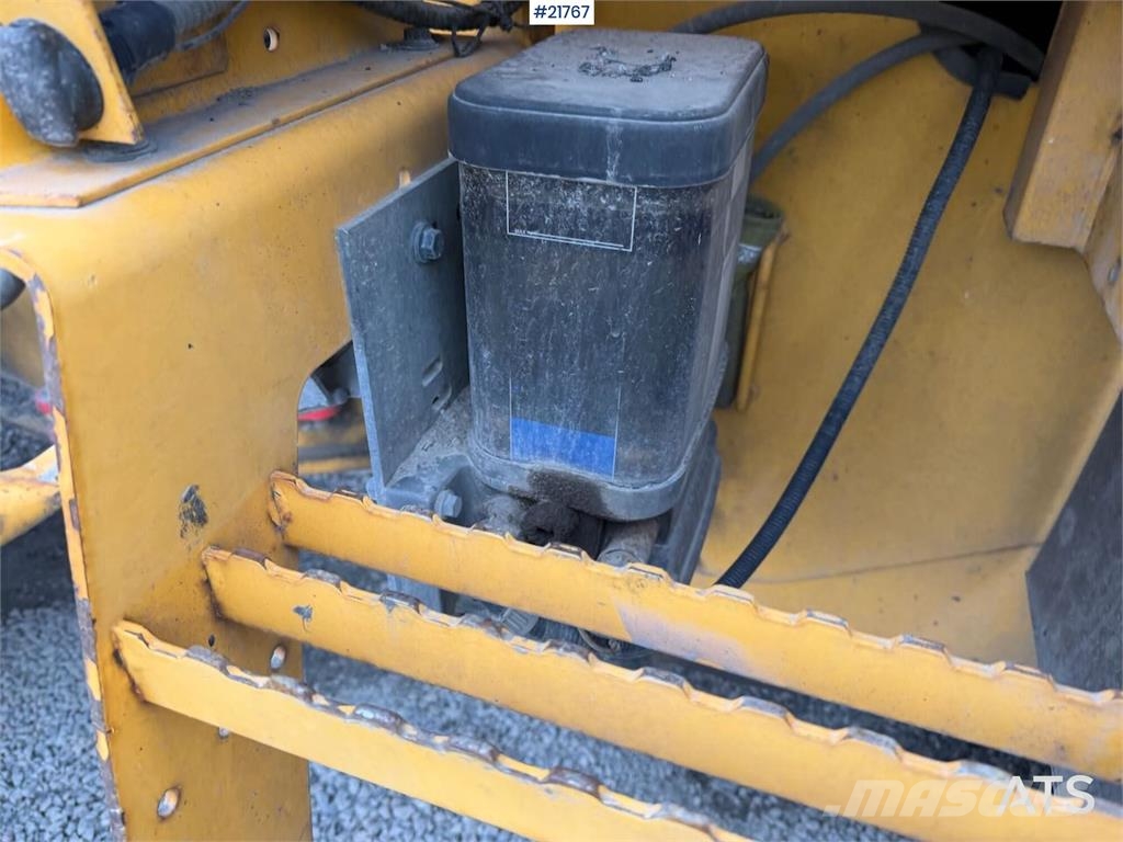 Volvo L90F wheel loader w/ Volvo gravel bucket. WATCH VI Φορτωτές με λάστιχα (Τροχοφόροι)