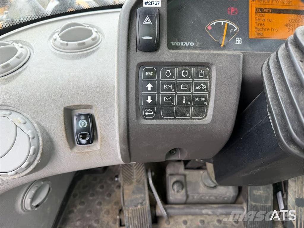 Volvo L90F wheel loader w/ Volvo gravel bucket. WATCH VI Φορτωτές με λάστιχα (Τροχοφόροι)