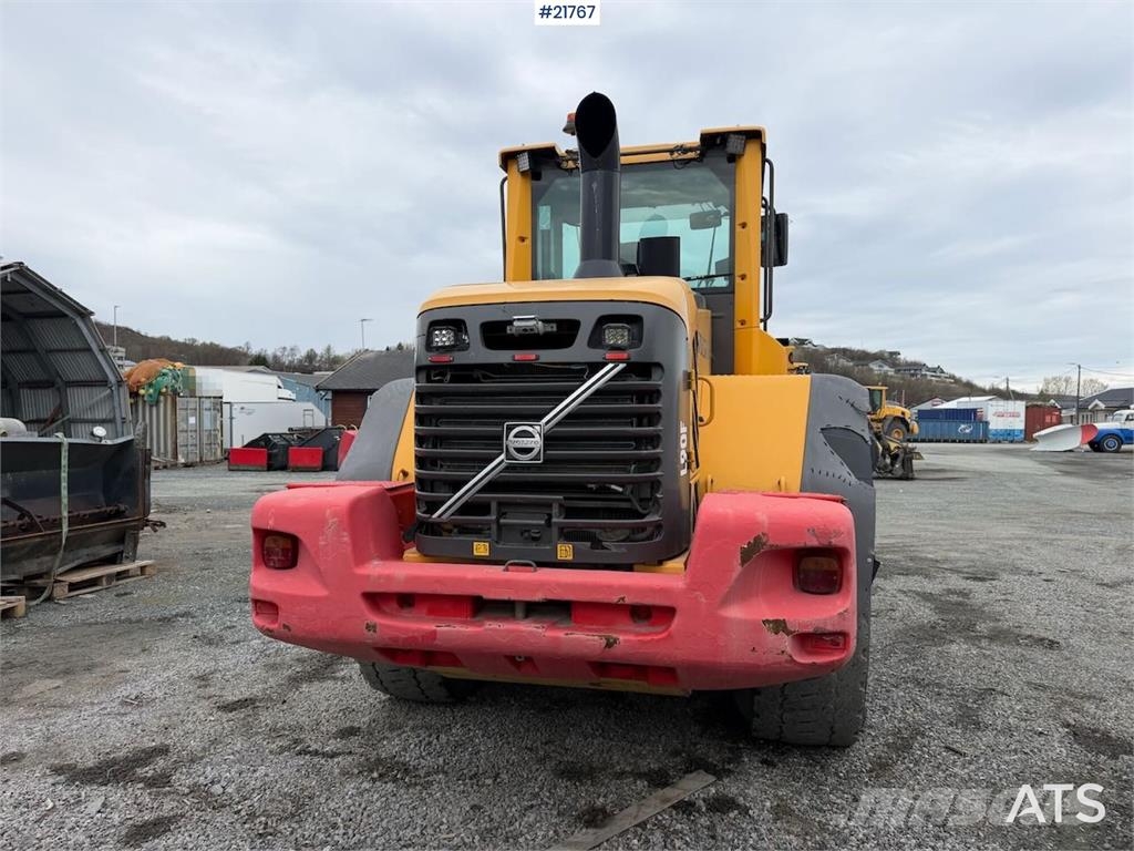 Volvo L90F wheel loader w/ Volvo gravel bucket. WATCH VI Φορτωτές με λάστιχα (Τροχοφόροι)