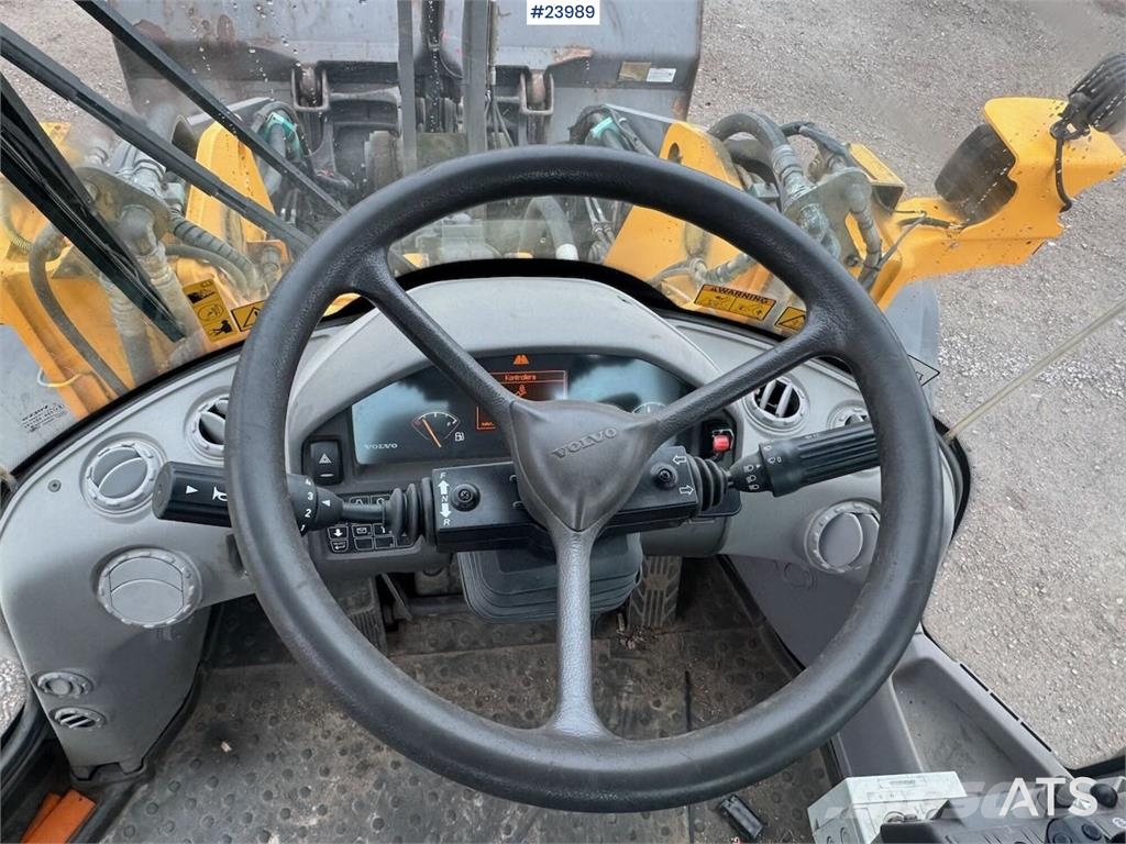 Volvo L90G Wheel Loader – Low Hours – Bucket and Pallet  Iekrāvēji uz riteņiem