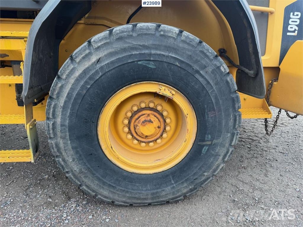 Volvo L90G Wheel Loader – Low Hours – Bucket and Pallet  Iekrāvēji uz riteņiem