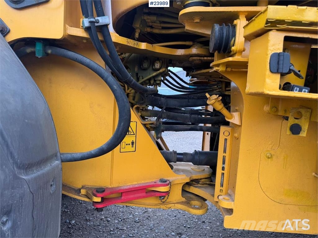 Volvo L90G Wheel Loader – Low Hours – Bucket and Pallet  Iekrāvēji uz riteņiem