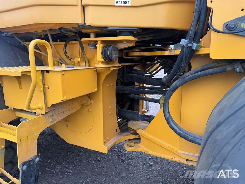 Volvo L90G Wheel Loader – Low Hours – Bucket and Pallet  Iekrāvēji uz riteņiem