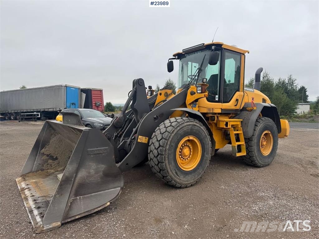 Volvo L90G Wheel Loader – Low Hours – Bucket and Pallet  Iekrāvēji uz riteņiem